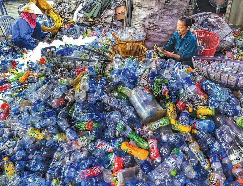 Hà Nội mạnh tay giảm rác nhựa bằng luật và hành động
