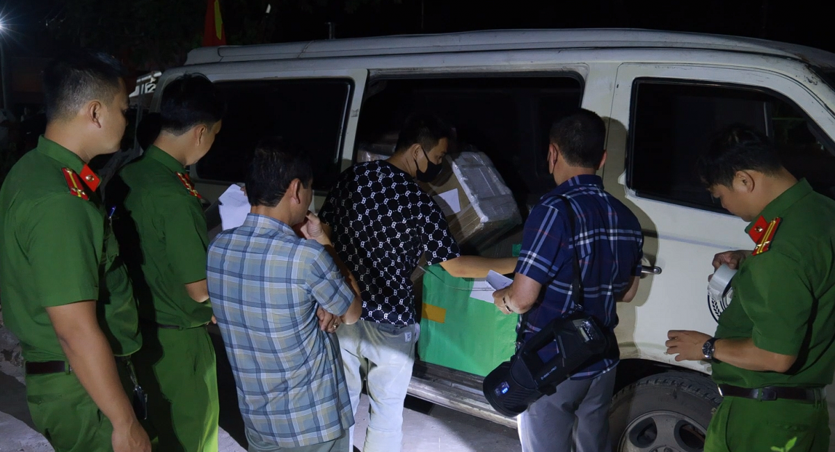 Quảng Trị: Phát hiện 03 vụ vận chuyển hàng nhập lậu với tổng trị giá gần 1 tỷ đồng Quảng Trị: Phát hiện 03 vụ vận chuyển hàng nhập lậu với tổng trị giá gần 1 tỷ đồng