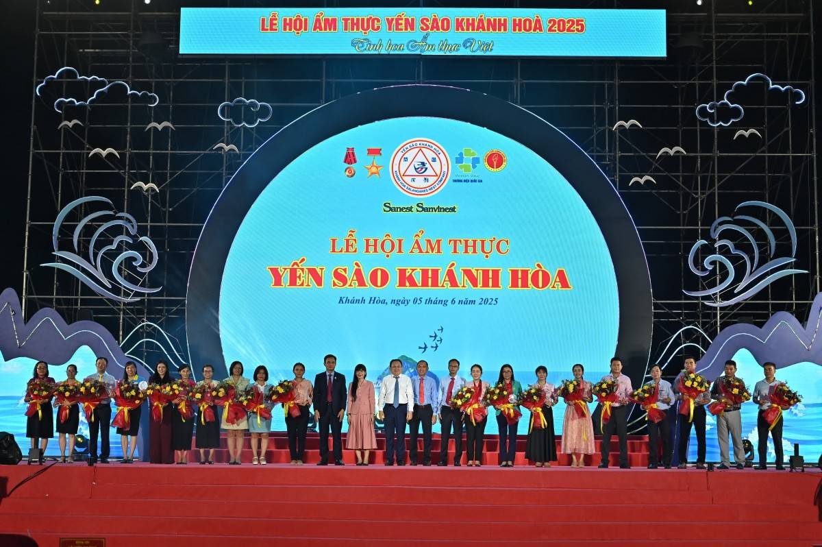 Lễ hội Ẩm thực Yến sào Khánh Hòa năm 2025 thu hút 20 đội thi đến từ mọi miền đất nước Lễ hội Ẩm thực Yến sào Khánh Hòa năm 2025 thu hút 20 đội thi đến từ mọi miền đất nước