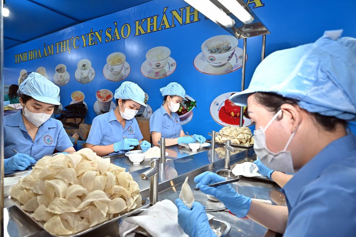 Hơn 500 nhà phân phối trong nước, 9 nhà phân phối thị trường quốc tế tham dự Lễ hội tôn vinh tri ân khách hàng Yến sào Khánh Hòa