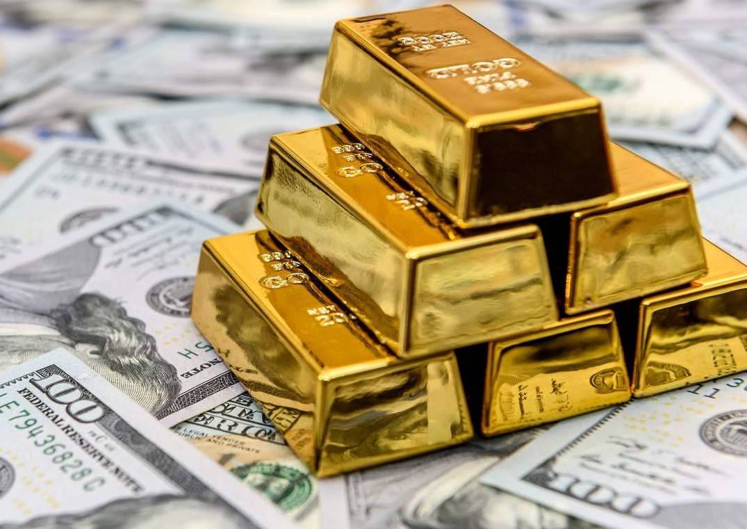 Giá vàng thế giới lao dốc, thị trường trong nước trồi sụt: Nguy cơ nhà đầu tư phải đối diện?