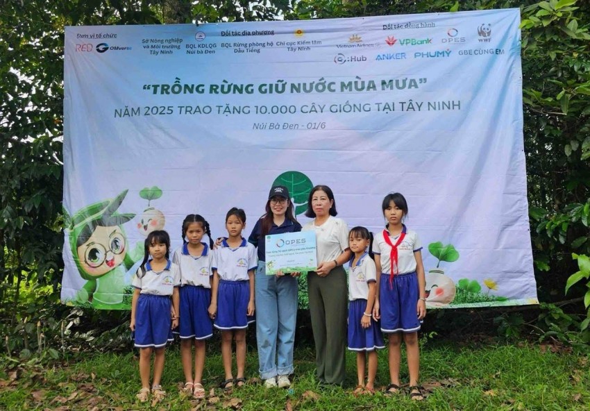 OPES trao tặng gần 1.300 cây giống tại tỉnh Tây Ninh