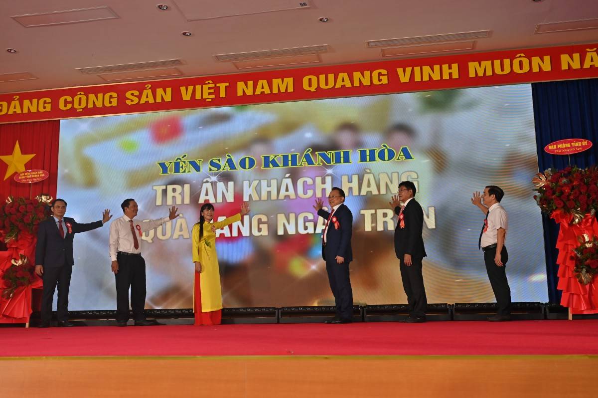 Hơn 500 nhà phân phối trong nước, 9 nhà phân phối thị trường quốc tế tham dự Lễ hội tôn vinh tri ân khách hàng Yến sào Khánh Hòa