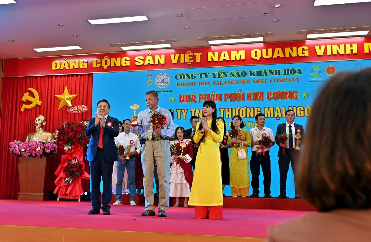 Hơn 500 nhà phân phối trong nước, 9 nhà phân phối thị trường quốc tế tham dự Lễ hội tôn vinh tri ân khách hàng Yến sào Khánh Hòa