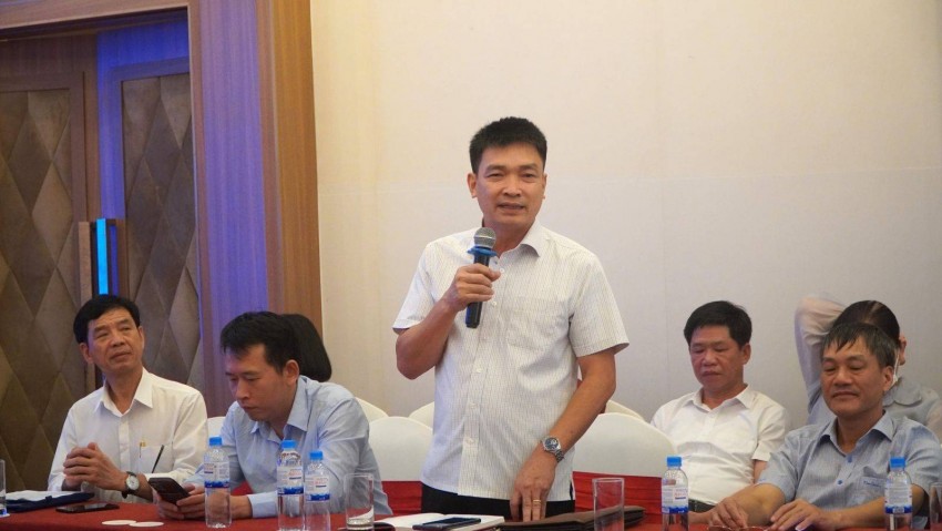 Đồng chí Nguyễn Ngọc Phẩm, Phó Chủ tịch HHDN tỉnh, Chủ tịch Hội DN thành phố Tuyên Quang phát biểu thảo luận tại hội nghị Hiệp hội Doanh nghiệp Tuyên Quang bồi dưỡng kiến thức pháp luật cho doanh nghiệp