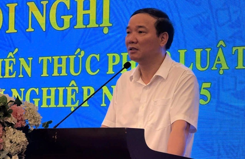 Phát biểu khai mạc, ông Nguyễn Hữu Thập – Chủ tịch HHDN tỉnh Tuyên Quang Hiệp hội Doanh nghiệp Tuyên Quang bồi dưỡng kiến thức pháp luật cho doanh nghiệp