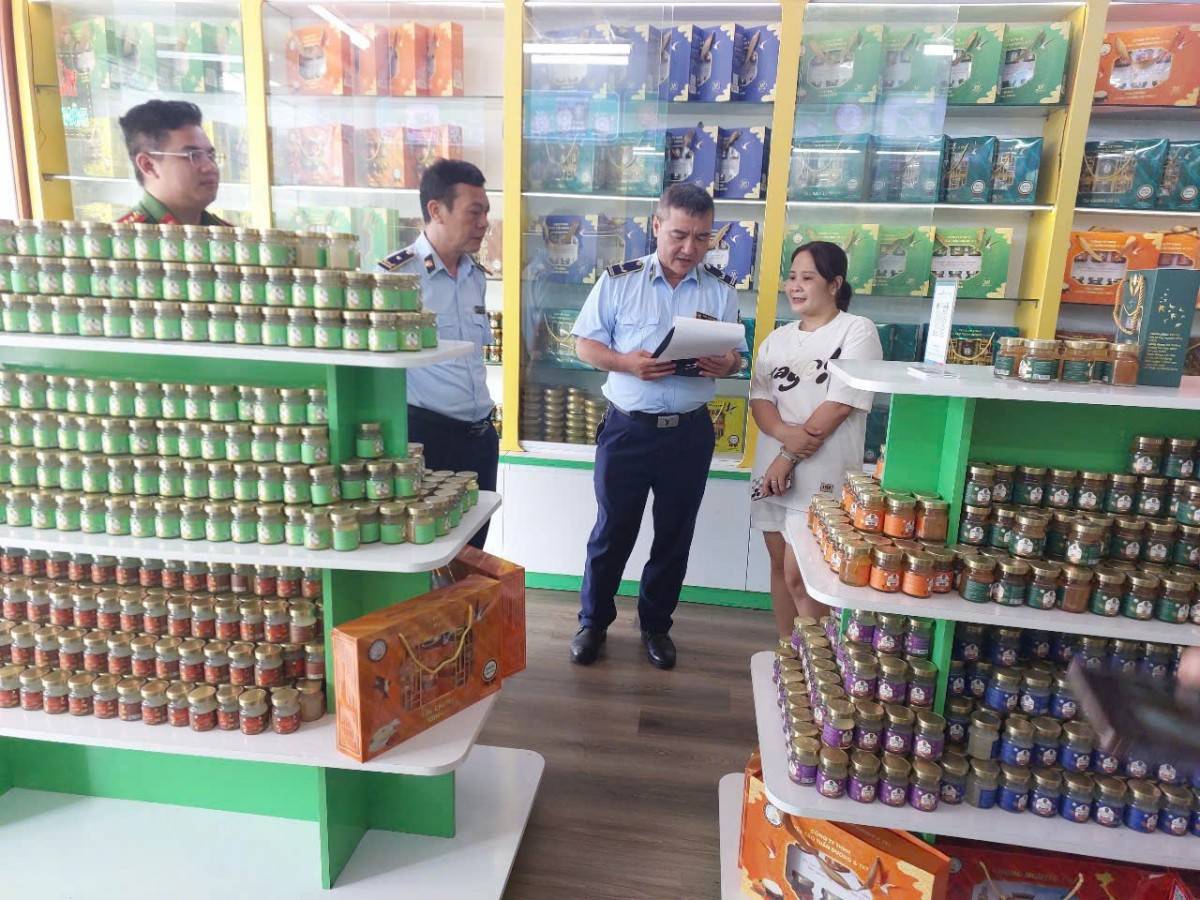 Phú Thọ: Tạm giữ hơn 23.000 sản phẩm yến chưng nghi không đạt chất lượng Phú Thọ: Tạm giữ hơn 23.000 sản phẩm yến chưng nghi không đạt chất lượng