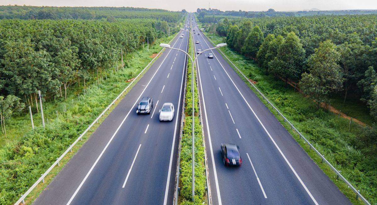 Khi hạ tầng giao thông bước sang trang sử mới với hai dự án lớn