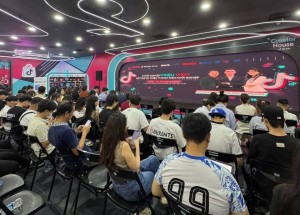 Thương mại điện tử: Miền đất hứa nhưng không dễ cho startup trẻ Việt