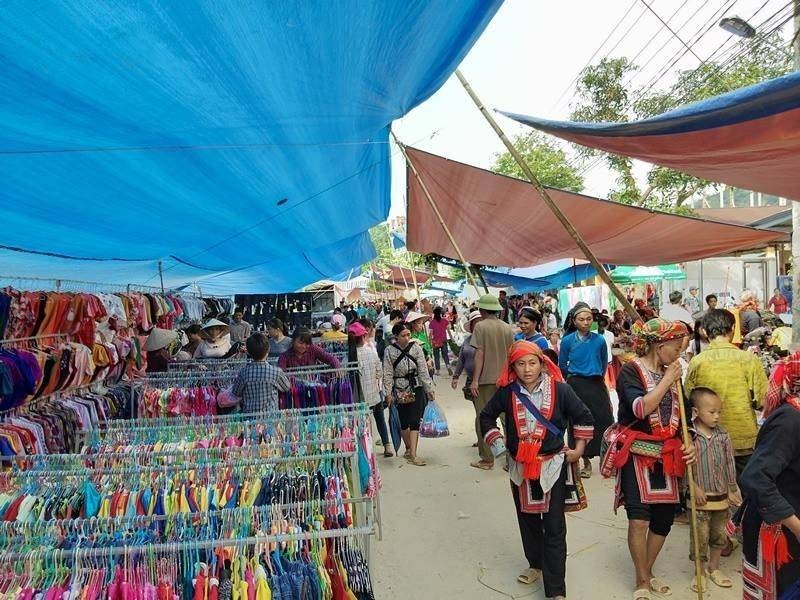 Nơi biên cương rộn ràng sắc chợ, đậm đà hồn du lịch