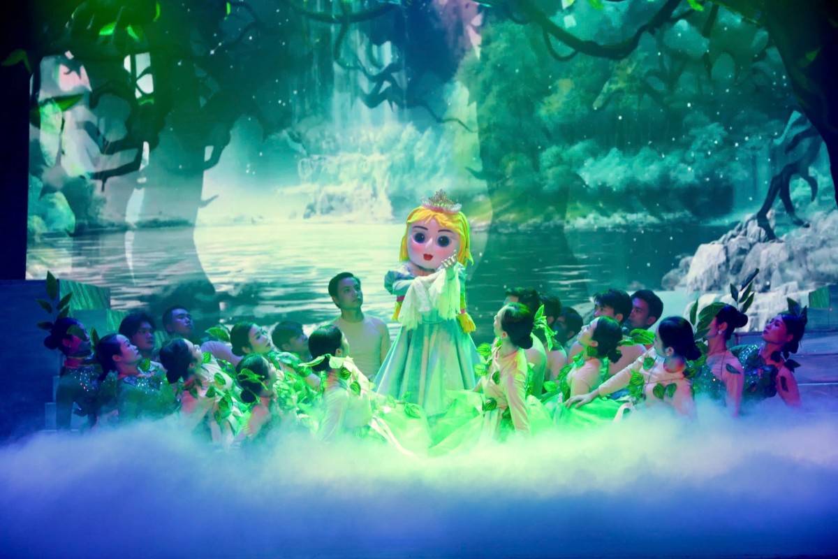 “Bầy chim Thiên Nga” là dịp để các em tiếp xúc với giá trị văn hóa, học cách sống nhân hậu, bền chí, và phát triển tư duy hình ảnh – cảm xúc – thẩm mỹ trong một môi trường an toàn và giàu tính nhân văn.