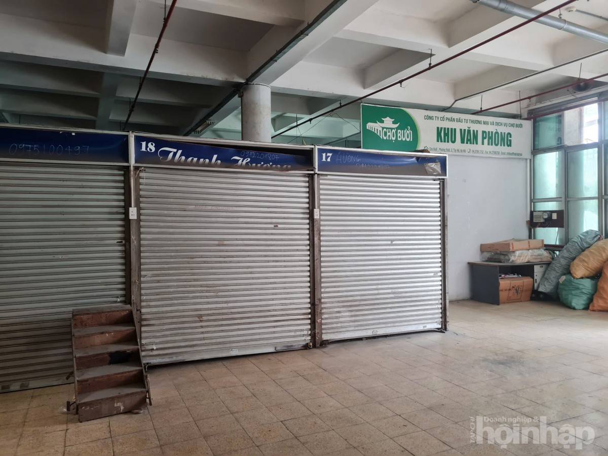 Vì sao các khu chợ truyền thống ở Hà Nội vắng bóng tiểu thương?