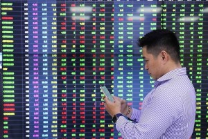 Chứng khoán tháng 6: Áp lực rủi ro thuế quan và tỷ giá