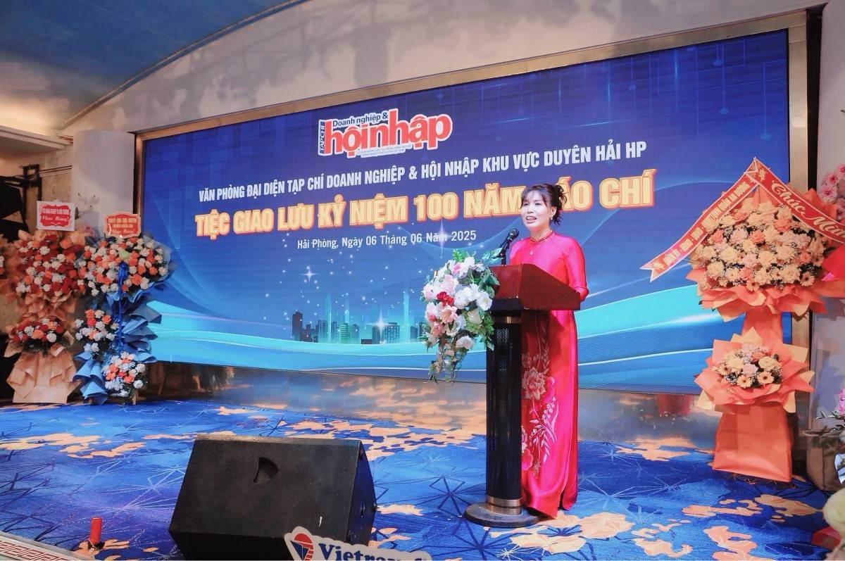 Nhà báo Nguyễn Thị Lương - Trưởng Văn phòng đại diện vùng Duyên hải phía Bắc - Tạp chí Doanh nghiệp và hội nhập phát biểu