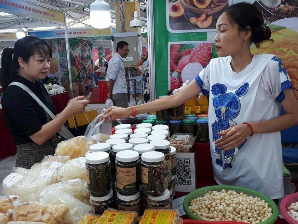 Hỗ trợ tiểu thương chợ truyền thống chuyển đổi số: Thu hẹp khoảng cách thương mại vùng miền