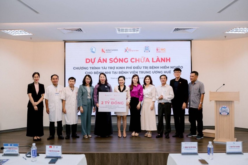 Kim Oanh Group và Quỹ Khởi Sự Từ Tâm trao 2 tỉ đồng hỗ trợ bệnh nhi tại Bệnh viện Nhi Trung ương Huế thông qua dự án “Sóng Chữa Lành”