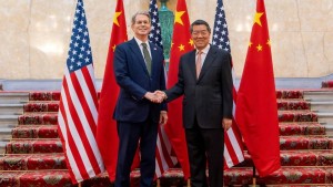 Đàm phán Mỹ – Trung: Ông Trump dè dặt với hạn chế xuất khẩu