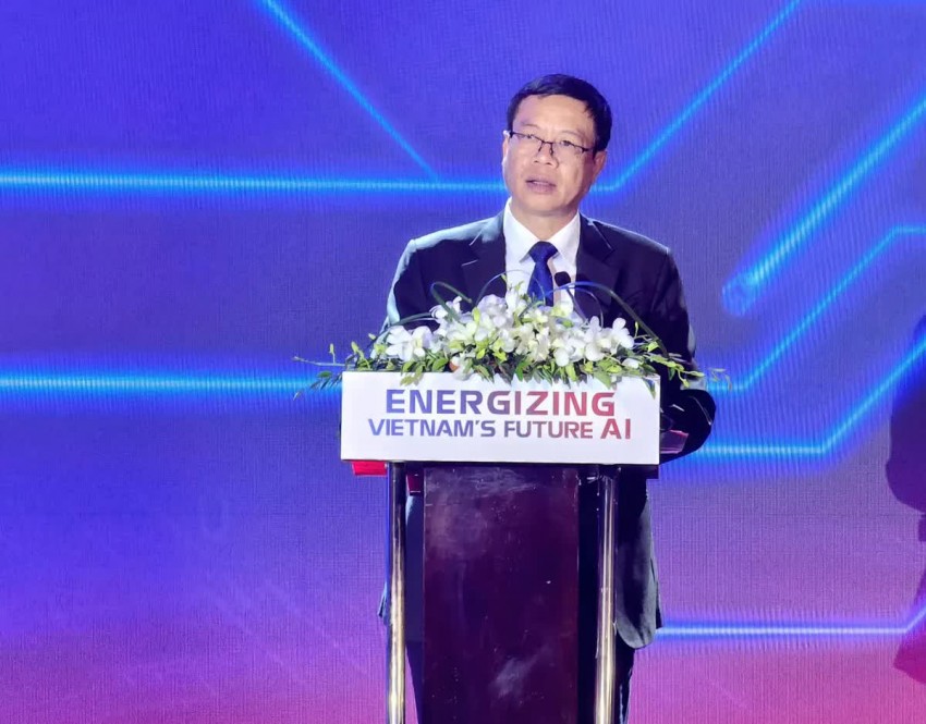 Thứ trưởng Khoa học và Công nghệ Lê Xuân Định tại sự kiện ra mắt trung tâm R&D AI Qualcomm Việt Nam