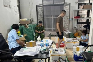 Hà Nội truy quét loạt cơ sở bán mỹ phẩm nhập lậu