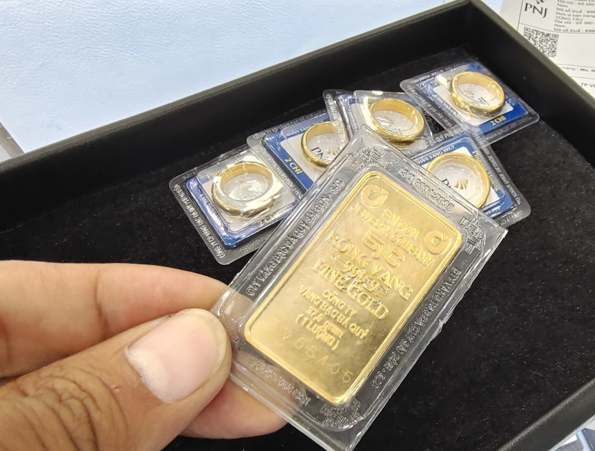 Giá vàng vượt ngưỡng 118 triệu đồng/lượng