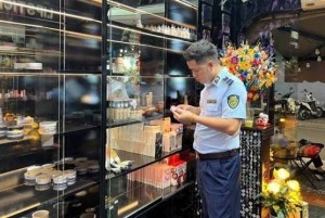 Hà Nội: Gần 400 mỹ phẩm vi phạm nhãn mác tại cửa hàng của Công ty TINA LÊ Make up