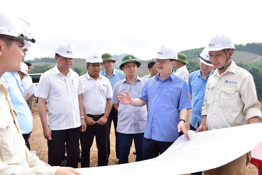 Tuyên Quang quyết liệt giám sát, đẩy nhanh tiến độ các công trình giao thông trọng điểm