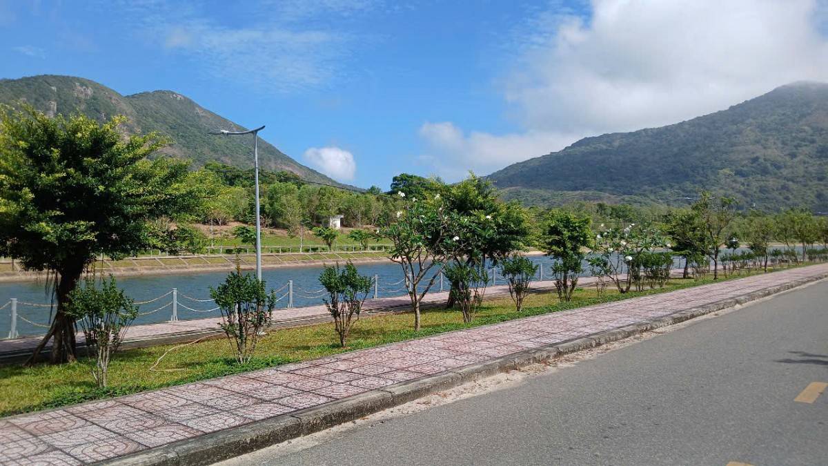 Côn Đảo đang không chỉ là điểm đến, mà là điểm chạm tinh thần.  Côn Đảo đang không chỉ là điểm đến, mà là điểm chạm tinh thần.