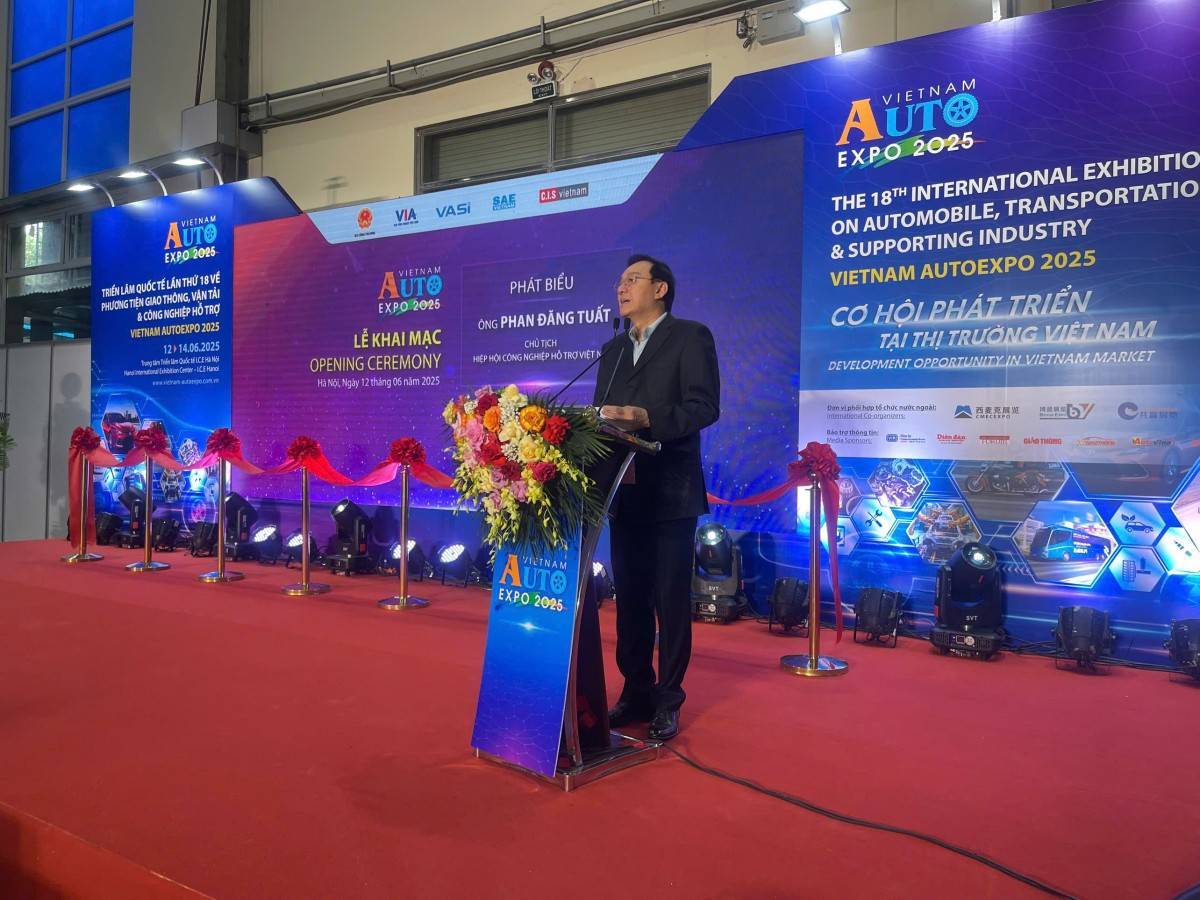 Khai mạc Triển lãm quốc tế lần thứ 18 về phương tiện giao thông, vận tải