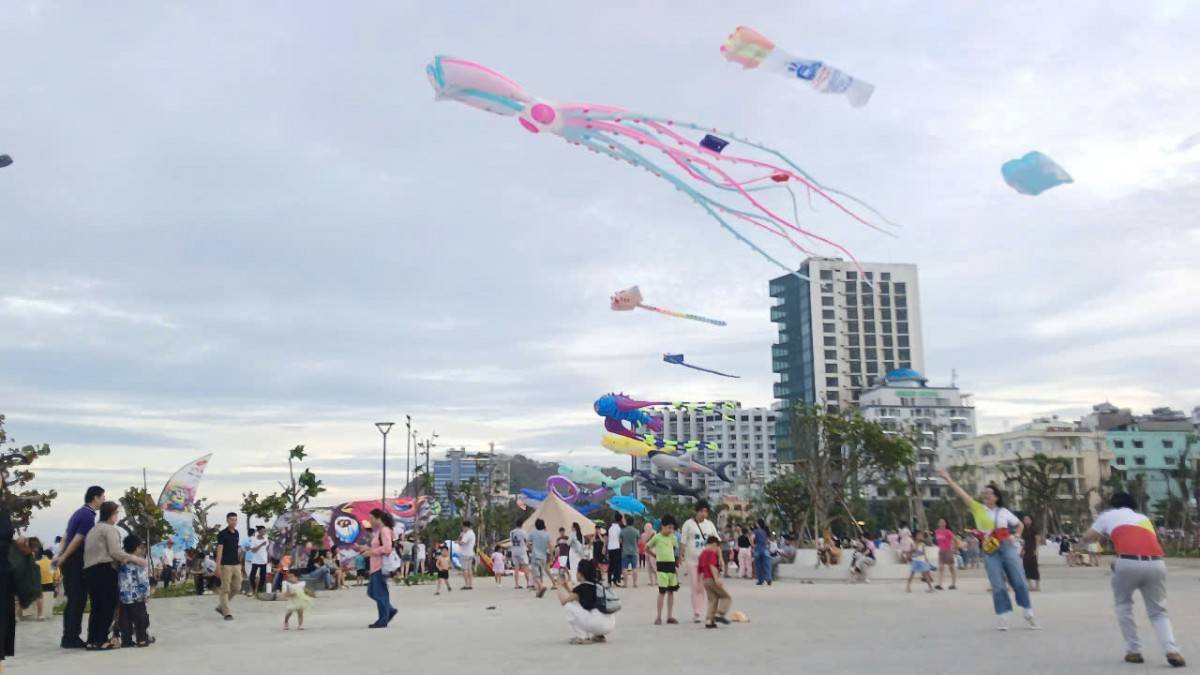 Du lịch Vũng Tàu luôn là điểm đến hấp dẫn với du khách nội địa và Quốc tế. Ảnh- Bích Liên