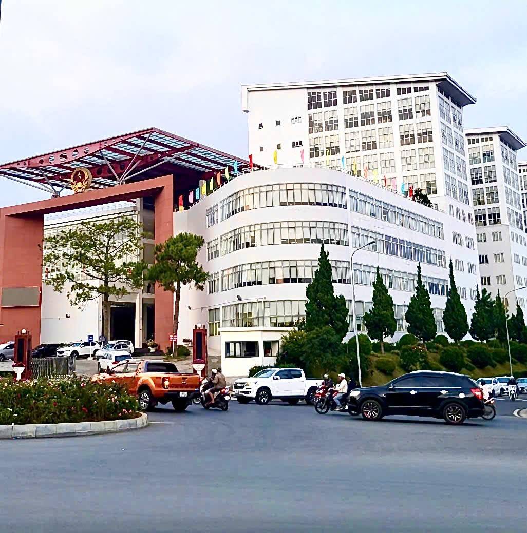 Xây dựng tuyến xe buýt phục vụ 2.600 người lao động cho tỉnh Lâm Đồng mới