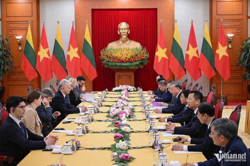 Ngày 12/6, tại Trụ sở Trung ương Đảng, Tổng Bí thư Tô Lâm đã tiếp Tổng thống Cộng hòa Lithuania Gitanas Nauseda nhân dịp có chuyến thăm chính thức Việt Nam. 