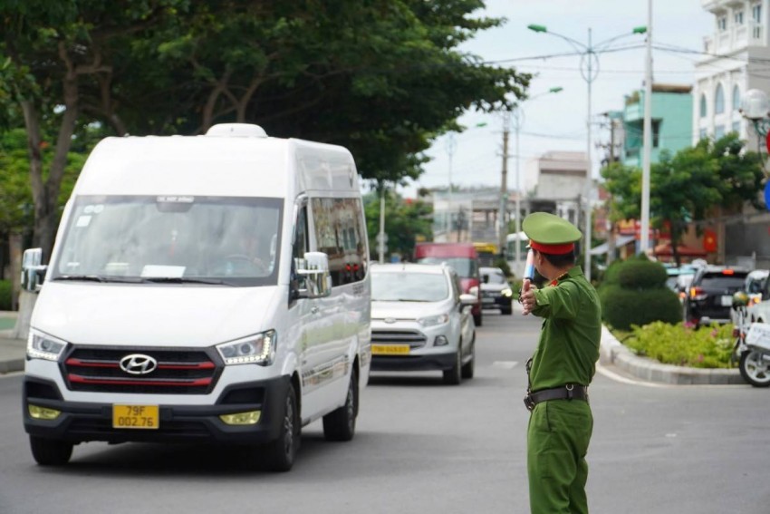 Siết chặt quản lý kinh doanh vận tải: Đề xuất buộc gắn camera giám sát trên mọi loại xe Siết chặt quản lý kinh doanh vận tải: Đề xuất buộc gắn camera giám sát trên mọi loại xe