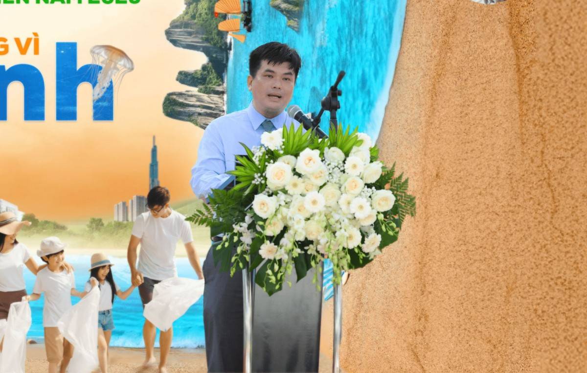 Gần 10.000 người vingroup và tình nguyện viên ra quân làm sạch bờ biển tại 28 tỉnh, thành phố