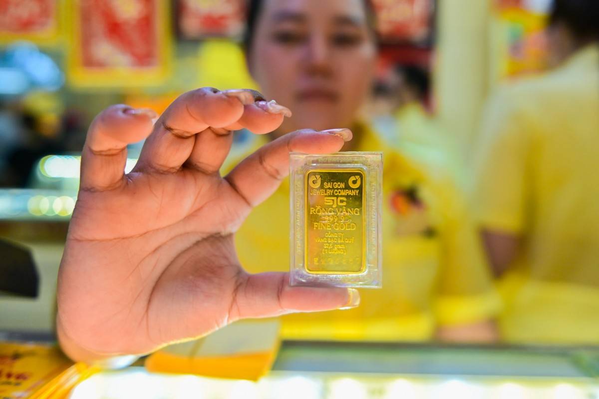 Giá vàng trong nước đi ngang; Ngân hàng đẩy mạnh tái cấu trúc hoạt động kinh doanh vàng theo hướng minh bạch