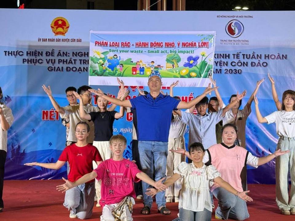 Hội thi Thời trang tái chế: Lan tỏa nét đẹp xanh, chống ô nhiễm trắng