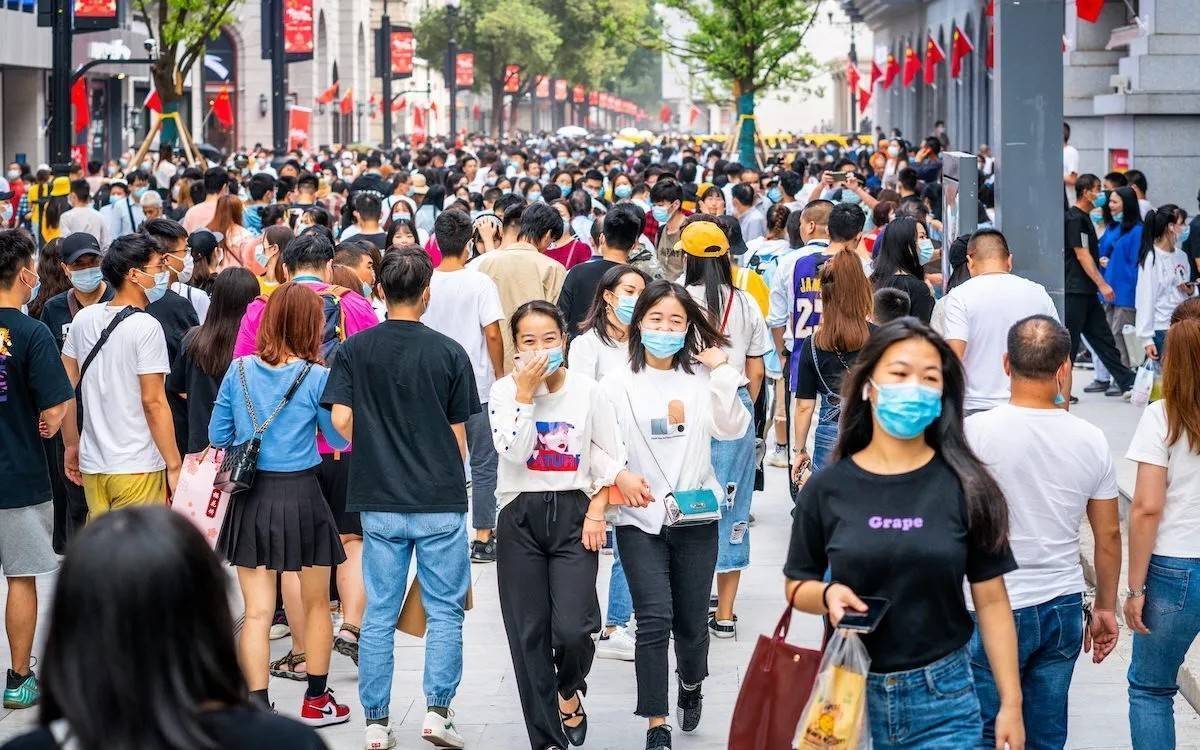 Giữa sóng gió thuế quan: Tiêu dùng Trung Quốc bật tăng 6,4%