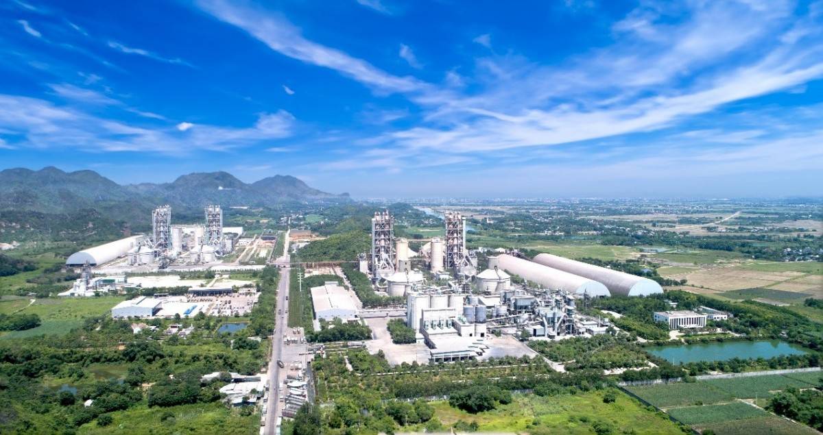 Toàn cảnh nhà máy Xi măng Long Sơn tại Phường Đông Sơn, thị xã Bỉm Sơn tỉnh Thanh Hóa Toàn cảnh nhà máy Xi măng Long Sơn tại Phường Đông Sơn, thị xã Bỉm Sơn tỉnh Thanh Hóa