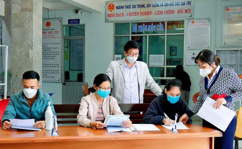 Cần sớm nâng mức giảm trừ gia cảnh thuế thu nhập cá nhân Cần sớm nâng mức giảm trừ gia cảnh thuế thu nhập cá nhân