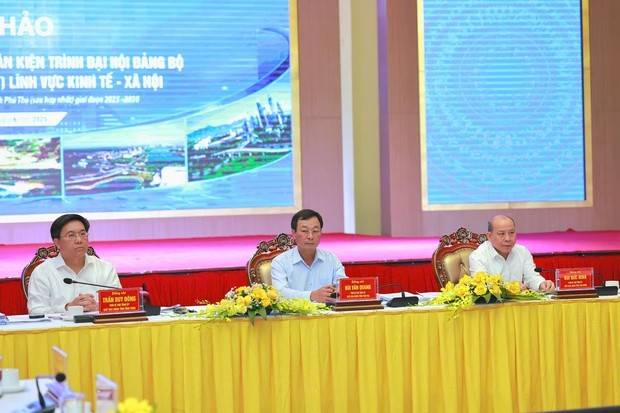 Góp ý Văn kiện Đại hội: Hướng đến Phú Thọ trung tâm công nghiệp, dịch vụ vùng