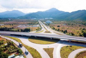 Khu thương mại tự do Đà Nẵng: “Cú hích” thể chế?