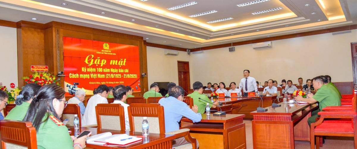 Công an Khánh Hòa gặp mặt chúc mừng nhân kỷ niệm 100 năm Ngày Báo chí cách mạng Việt Nam