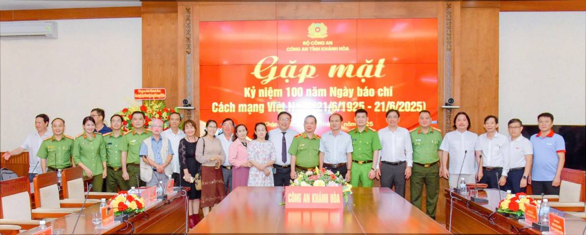 Công an Khánh Hòa gặp mặt chúc mừng nhân kỷ niệm 100 năm Ngày Báo chí cách mạng Việt Nam