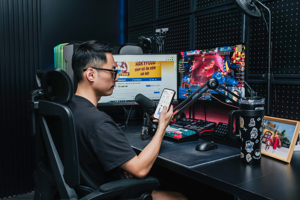 Anh Nguyễn Tú dễ dàng kiểm soát mọi quy trình của quán ăn thông qua phần mềm KiotViet FnB.