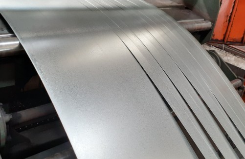 Tăng nhập khẩu thép cán nóng nhằm lẩn tránh thuế: Bộ Công Thương nói gì?