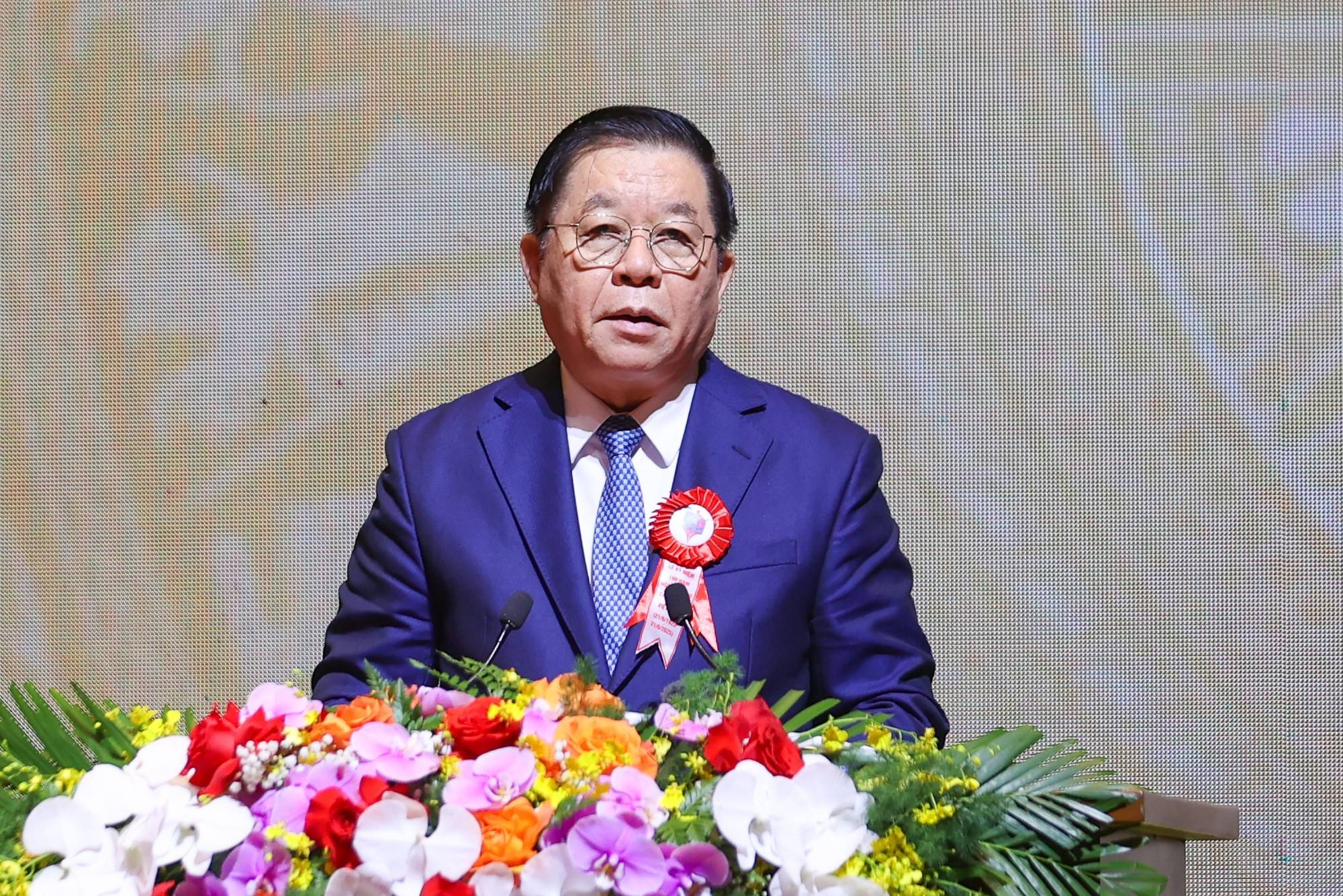 Đồng chí Nguyễn Trọng Nghĩa, Ủy viên Bộ Chính trị, Bí thư Trung ương Đảng, Trưởng ban Tuyên giáo và Dân vận Trung ương trình bày Diễn văn tại Lễ Kỷ niệm 100 năm Ngày Báo chí Cách mạng Việt Nam - Ảnh: VGP/Nhật Bắc