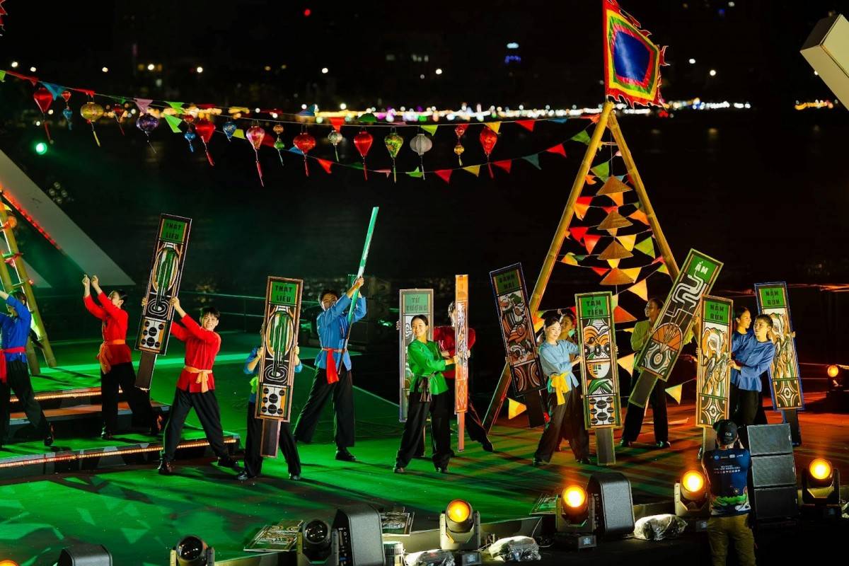 Sông Hàn bừng sáng trong buổi tổng duyệt DIFF 2025 đêm 4