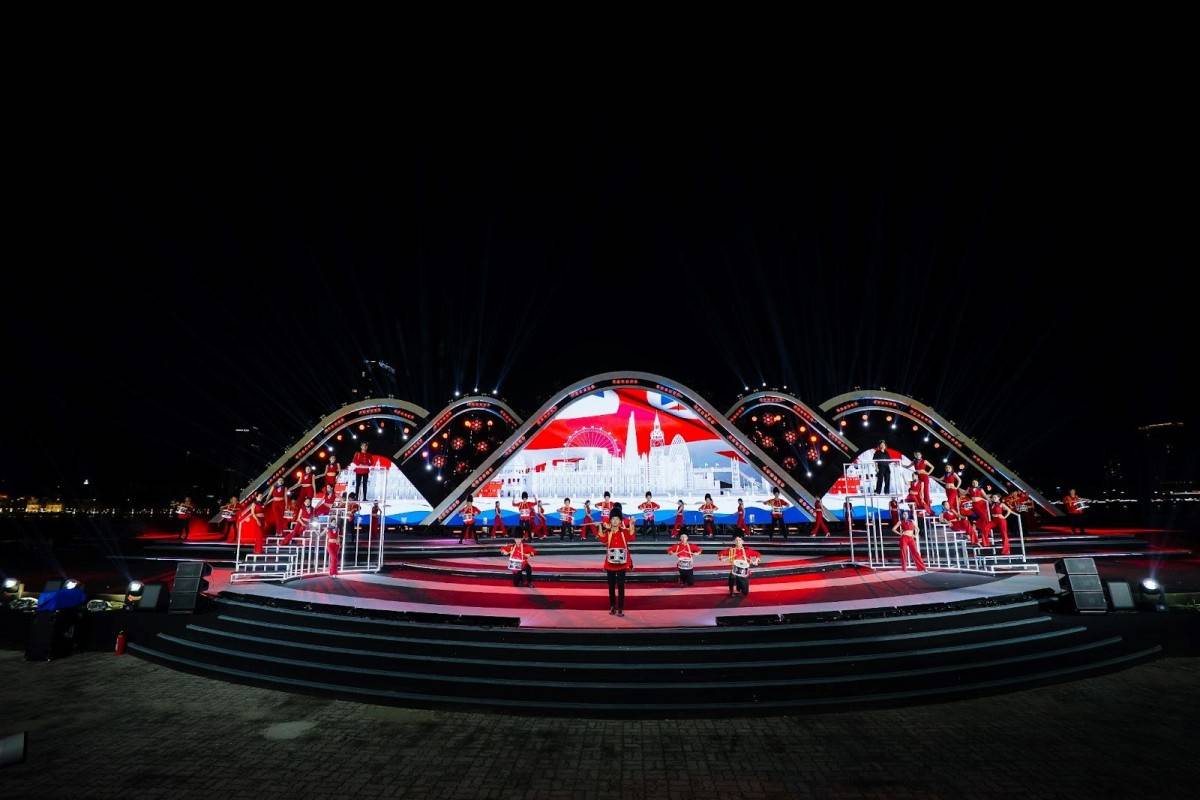 Sông Hàn bừng sáng trong buổi tổng duyệt DIFF 2025 đêm 4