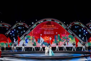 Sông Hàn bừng sáng trong buổi tổng duyệt DIFF 2025 đêm 4