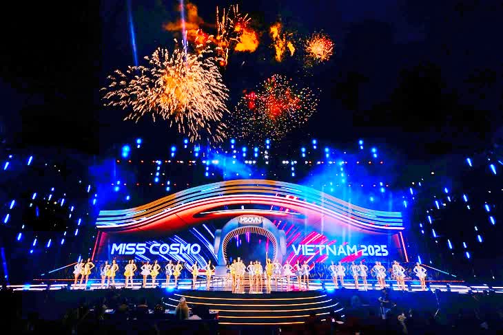 Nguyễn Hoàng Phương Linh giành vương miện cuộc thi Miss Cosmo Vietnam 2025 - Hoa hậu Hoàn vũ Việt Nam