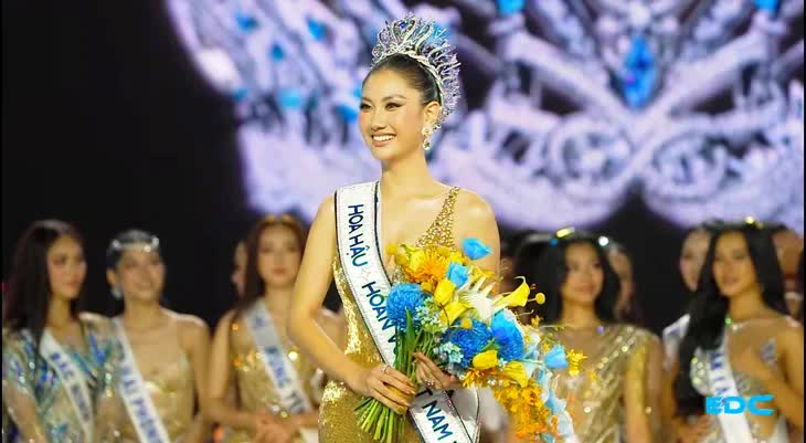 Nguyễn Hoàng Phương Linh giành vương miện cuộc thi Miss Cosmo Vietnam 2025 - Hoa hậu Hoàn vũ Việt Nam